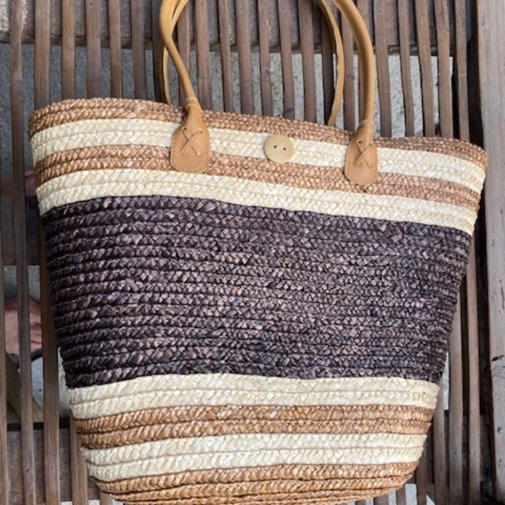 Cute Summer Tote in Excellent Condition